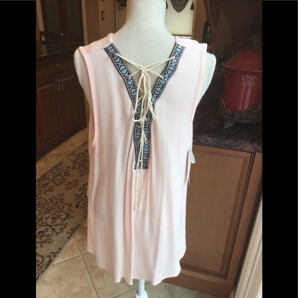 Embroidered Back w/lace up Detail high Neck Top - Picture 6 of 8